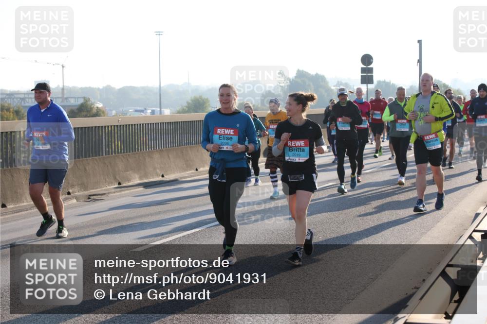 03.10.2025 - Köhlbrandbrückenlauf Lena Gebhardt http://msf.ph/oto/9041931 03.10.2025 09:25:50 Position 1 2405, 2036, 2019 meine-sportfotos.de