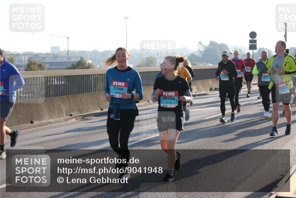 03.10.2025 - Köhlbrandbrückenlauf Lena Gebhardt http://msf.ph/oto/9041948 03.10.2025 09:25:51 Position 1 2036, 2019, 2153 meine-sportfotos.de