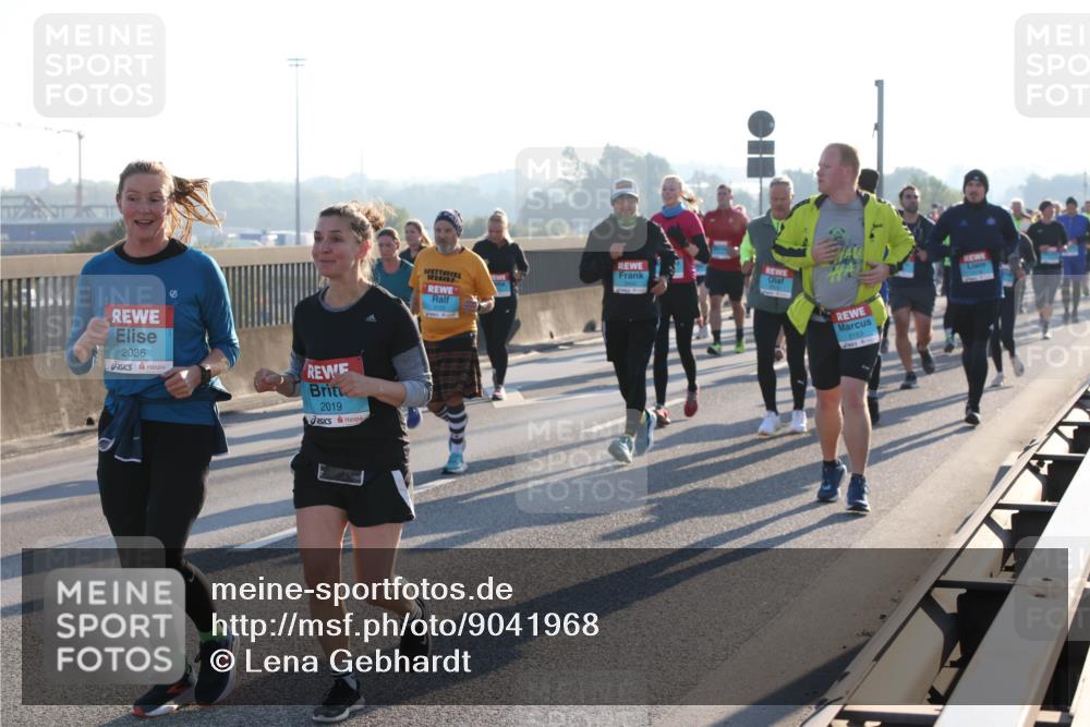 03.10.2025 - Köhlbrandbrückenlauf Lena Gebhardt http://msf.ph/oto/9041968 03.10.2025 09:25:51 Position 1 2036, 2019, 2153 meine-sportfotos.de
