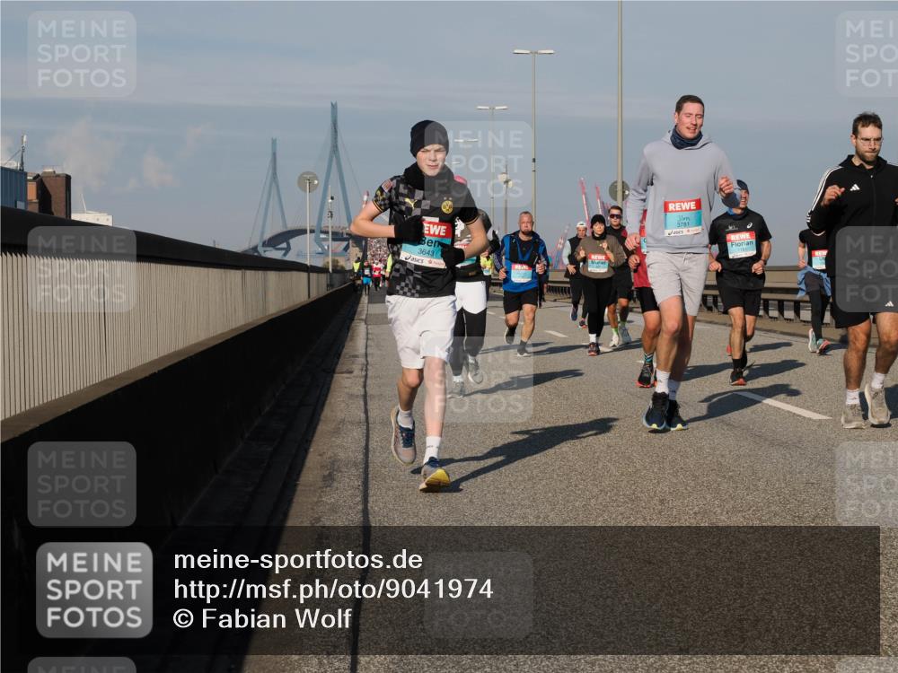 03.10.2025 - Köhlbrandbrückenlauf Fabian Wolf http://msf.ph/oto/9041974 03.10.2025 09:55:37 Position 3 3643, 3781 meine-sportfotos.de