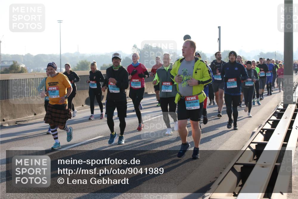 03.10.2025 - Köhlbrandbrückenlauf Lena Gebhardt http://msf.ph/oto/9041989 03.10.2025 09:25:52 Position 1 3122, 3455, 3120, 2153 meine-sportfotos.de