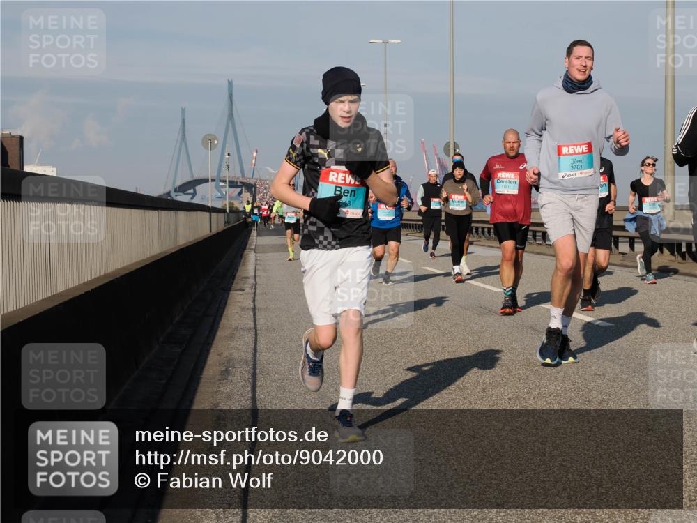 03.10.2025 - Köhlbrandbrückenlauf Fabian Wolf http://msf.ph/oto/9042000 03.10.2025 09:55:38 Position 3 643, 3781, 1191 meine-sportfotos.de