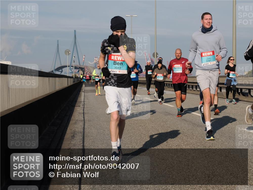 03.10.2025 - Köhlbrandbrückenlauf Fabian Wolf http://msf.ph/oto/9042007 03.10.2025 09:55:38 Position 3 3781, 3643, 1191 meine-sportfotos.de