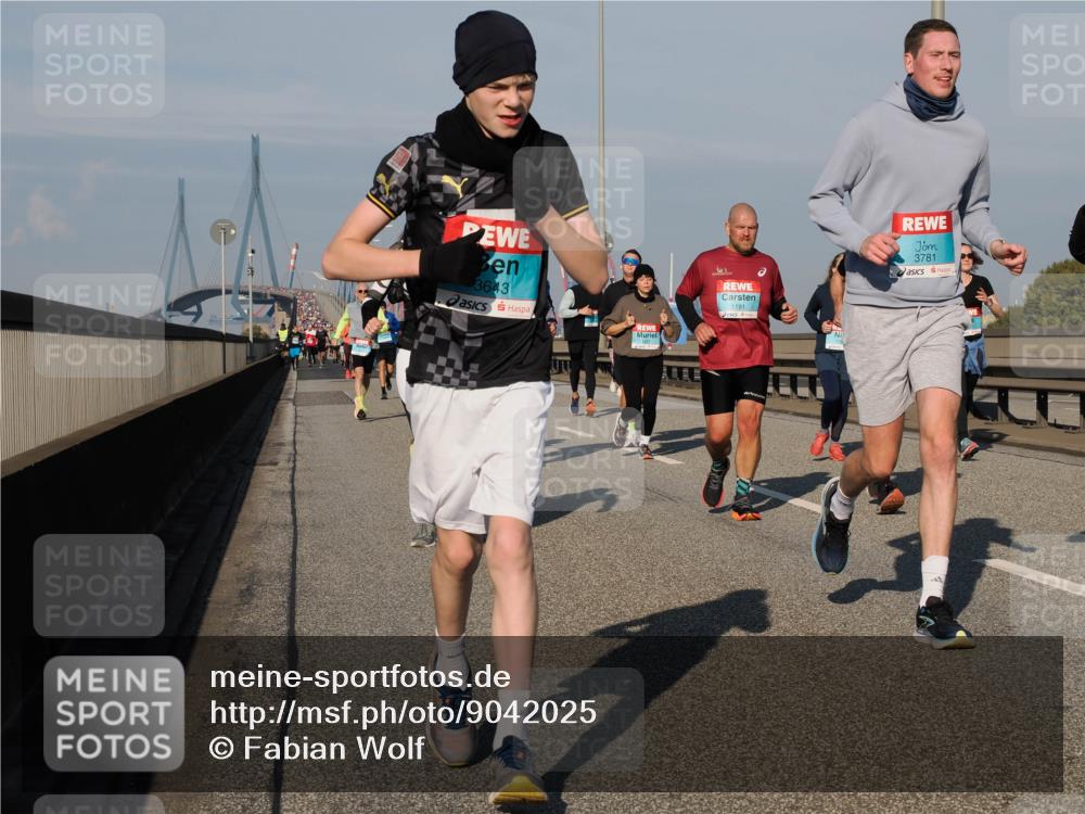 03.10.2025 - Köhlbrandbrückenlauf Fabian Wolf http://msf.ph/oto/9042025 03.10.2025 09:55:39 Position 3 3643, 1191, 3781 meine-sportfotos.de