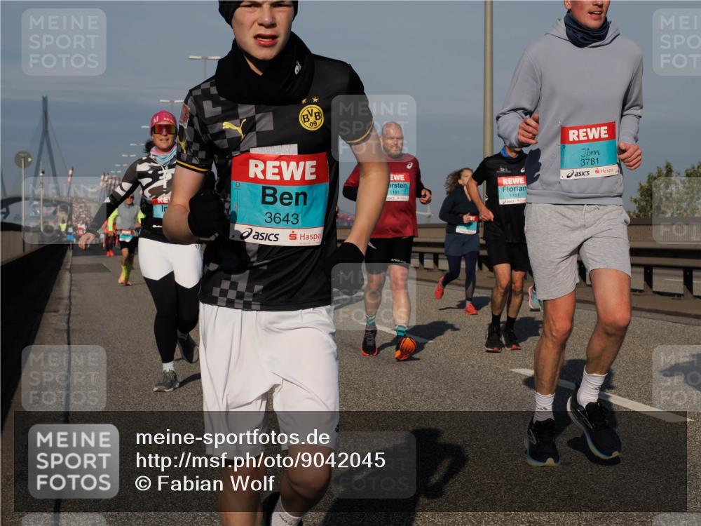 03.10.2025 - Köhlbrandbrückenlauf Fabian Wolf http://msf.ph/oto/9042045 03.10.2025 09:55:39 Position 3 09, 3643, 1191, 30, 3781, 1181 meine-sportfotos.de