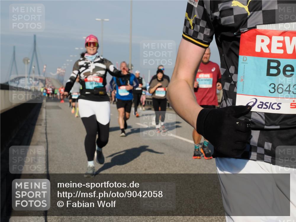 03.10.2025 - Köhlbrandbrückenlauf Fabian Wolf http://msf.ph/oto/9042058 03.10.2025 09:55:40 Position 3 3643 meine-sportfotos.de