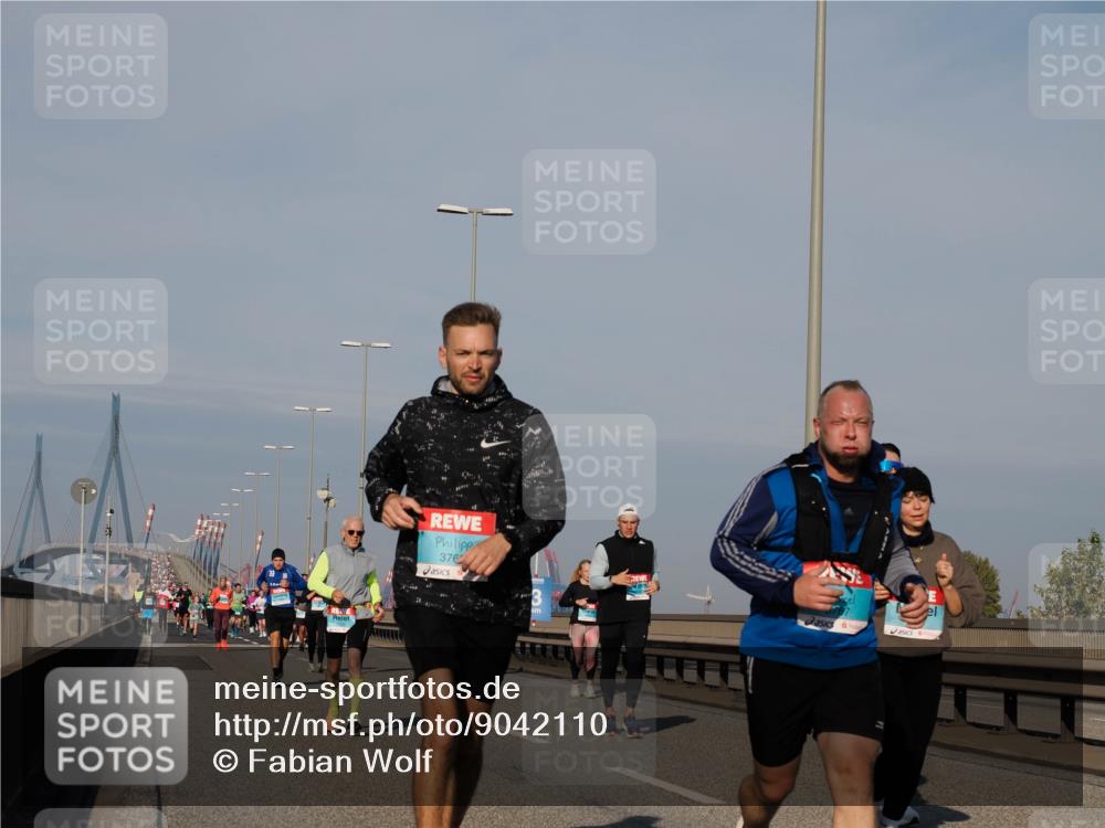 03.10.2025 - Köhlbrandbrückenlauf Fabian Wolf http://msf.ph/oto/9042110 03.10.2025 09:55:43 Position 3 376 meine-sportfotos.de