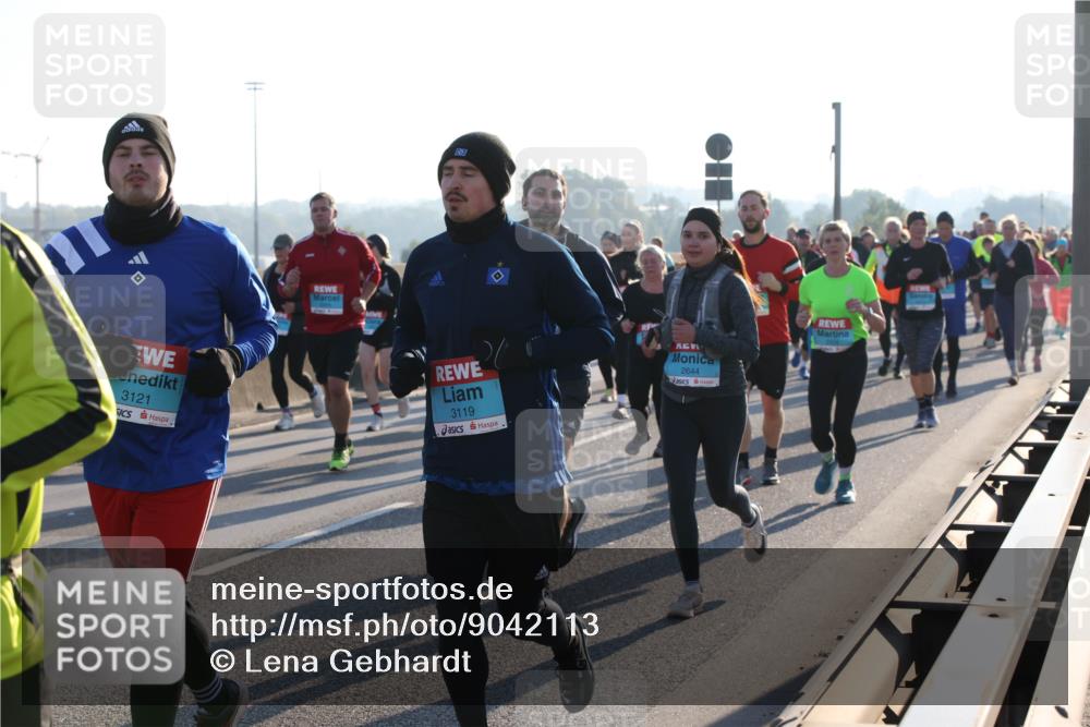03.10.2025 - Köhlbrandbrückenlauf Lena Gebhardt http://msf.ph/oto/9042113 03.10.2025 09:25:55 Position 1 3121, 3119, 2644 meine-sportfotos.de