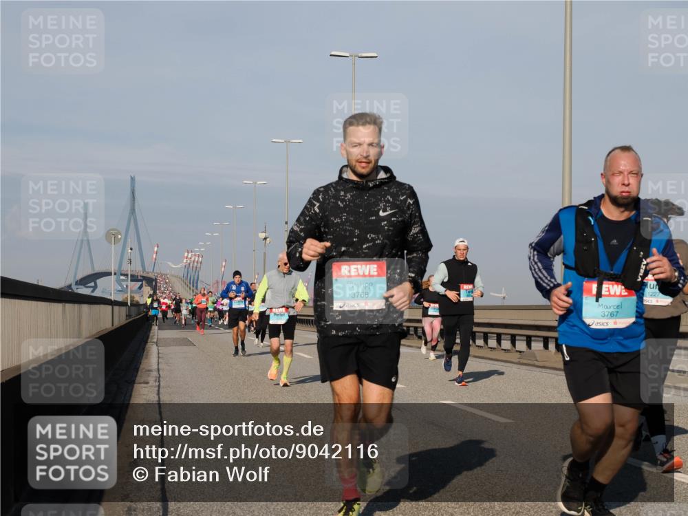 03.10.2025 - Köhlbrandbrückenlauf Fabian Wolf http://msf.ph/oto/9042116 03.10.2025 09:55:43 Position 3 3768, 3767, 1227 meine-sportfotos.de
