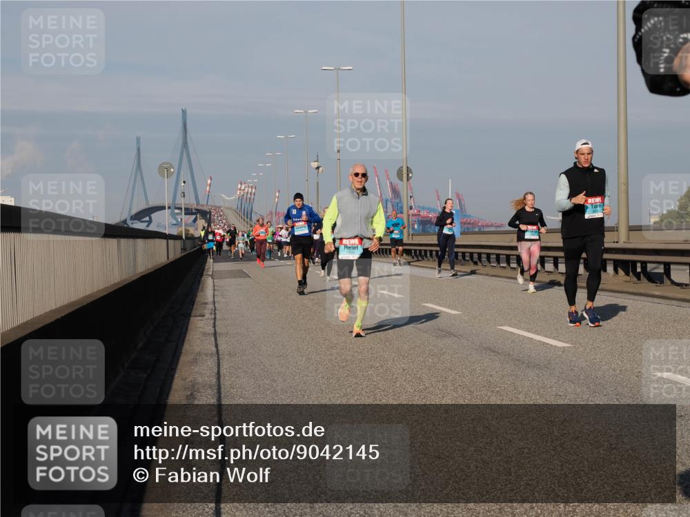 03.10.2025 - Köhlbrandbrückenlauf Fabian Wolf http://msf.ph/oto/9042145 03.10.2025 09:55:44 Position 3  meine-sportfotos.de