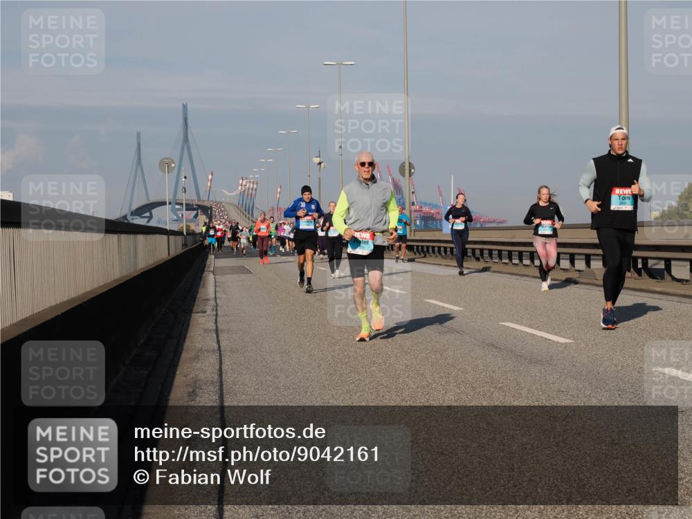 03.10.2025 - Köhlbrandbrückenlauf Fabian Wolf http://msf.ph/oto/9042161 03.10.2025 09:55:45 Position 3 3435 meine-sportfotos.de