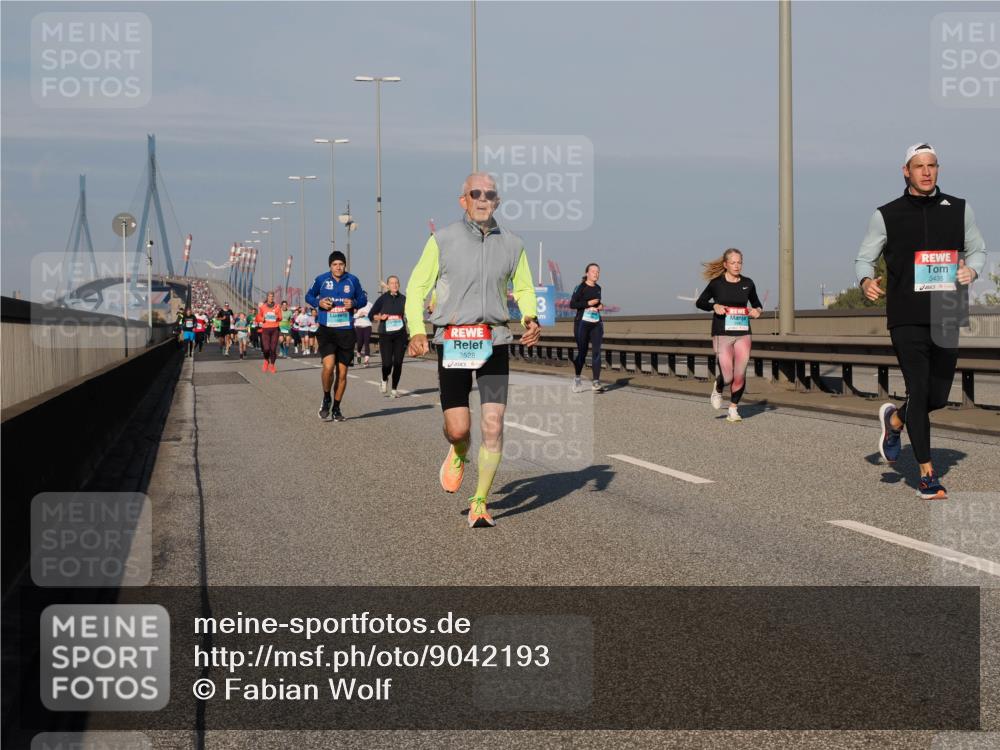 03.10.2025 - Köhlbrandbrückenlauf Fabian Wolf http://msf.ph/oto/9042193 03.10.2025 09:55:46 Position 3 3528, 3435 meine-sportfotos.de