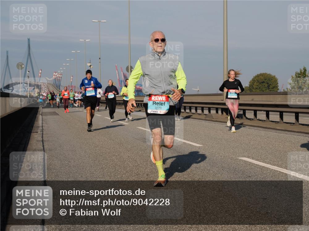 03.10.2025 - Köhlbrandbrückenlauf Fabian Wolf http://msf.ph/oto/9042228 03.10.2025 09:55:47 Position 3 3528 meine-sportfotos.de