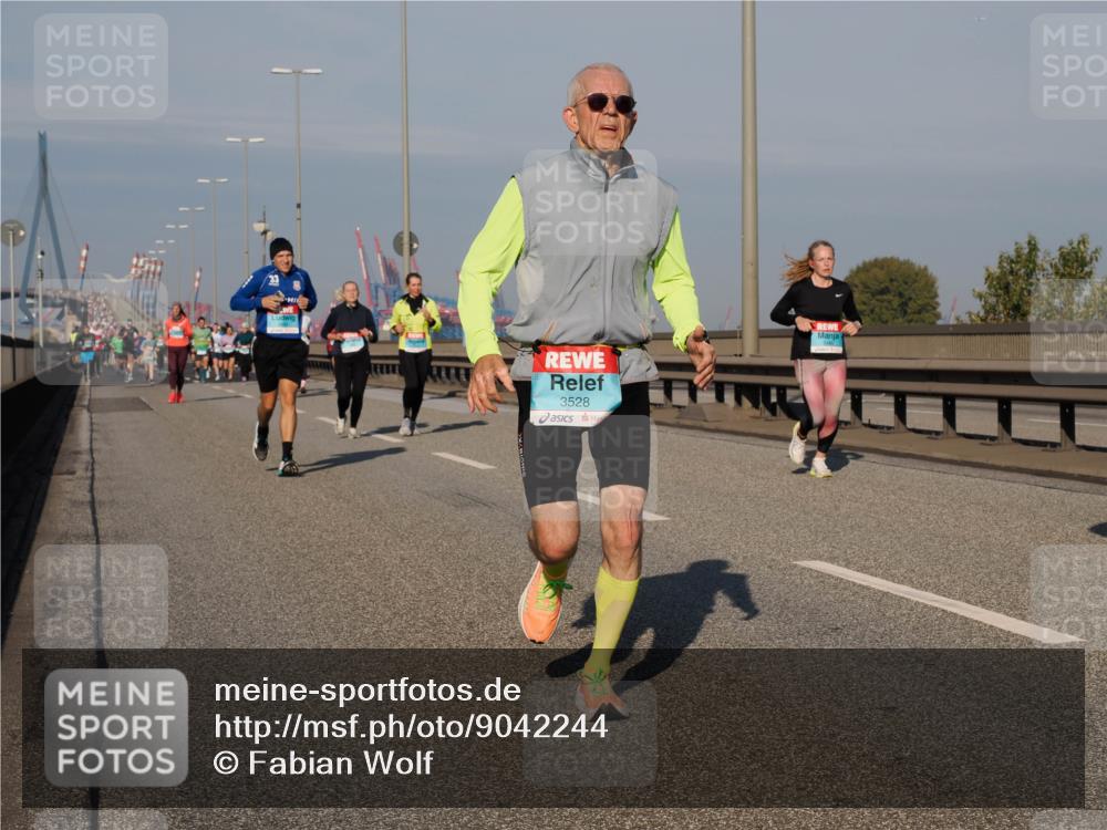 03.10.2025 - Köhlbrandbrückenlauf Fabian Wolf http://msf.ph/oto/9042244 03.10.2025 09:55:47 Position 3 3528 meine-sportfotos.de