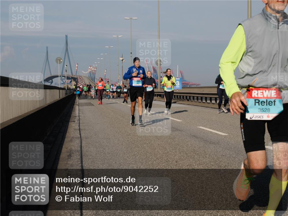 03.10.2025 - Köhlbrandbrückenlauf Fabian Wolf http://msf.ph/oto/9042252 03.10.2025 09:55:48 Position 3 3528 meine-sportfotos.de