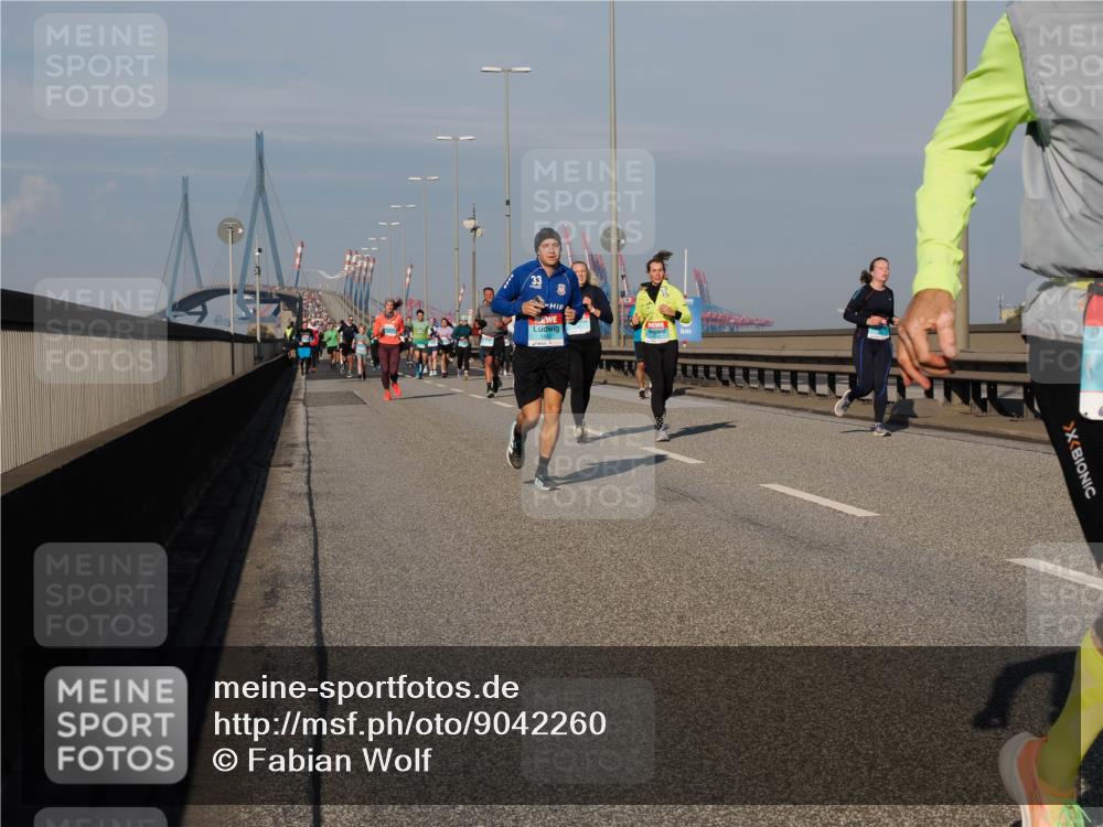 03.10.2025 - Köhlbrandbrückenlauf Fabian Wolf http://msf.ph/oto/9042260 03.10.2025 09:55:48 Position 3  meine-sportfotos.de