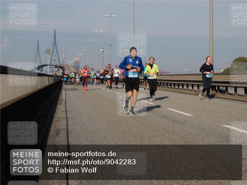 03.10.2025 - Köhlbrandbrückenlauf Fabian Wolf http://msf.ph/oto/9042283 03.10.2025 09:55:49 Position 3 1952 meine-sportfotos.de