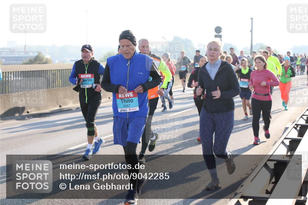 03.10.2025 - Köhlbrandbrückenlauf Lena Gebhardt http://msf.ph/oto/9042285 03.10.2025 09:26:01 Position 1 2005, 2067 meine-sportfotos.de