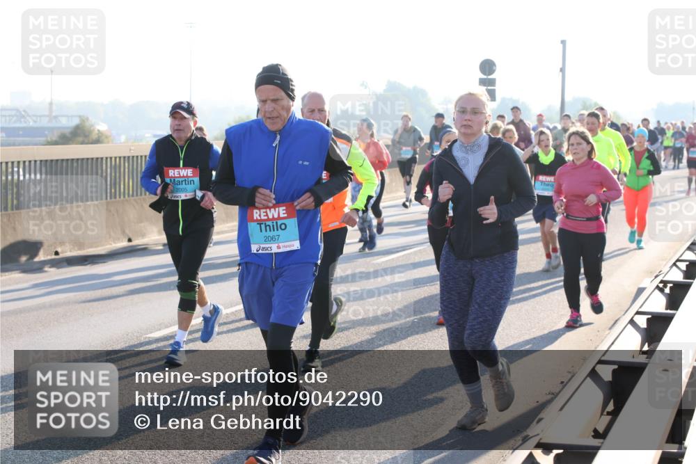 03.10.2025 - Köhlbrandbrückenlauf Lena Gebhardt http://msf.ph/oto/9042290 03.10.2025 09:26:01 Position 1 2005, 2067 meine-sportfotos.de