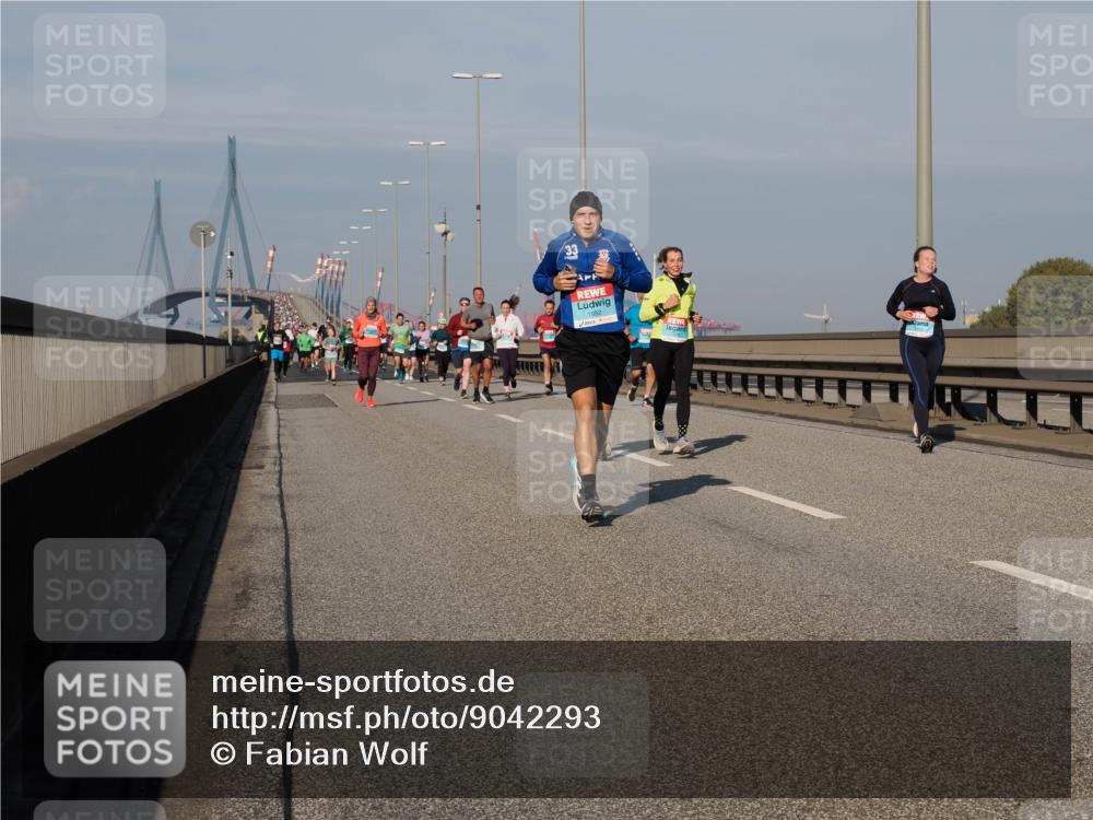 03.10.2025 - Köhlbrandbrückenlauf Fabian Wolf http://msf.ph/oto/9042293 03.10.2025 09:55:49 Position 3 33, 1952 meine-sportfotos.de