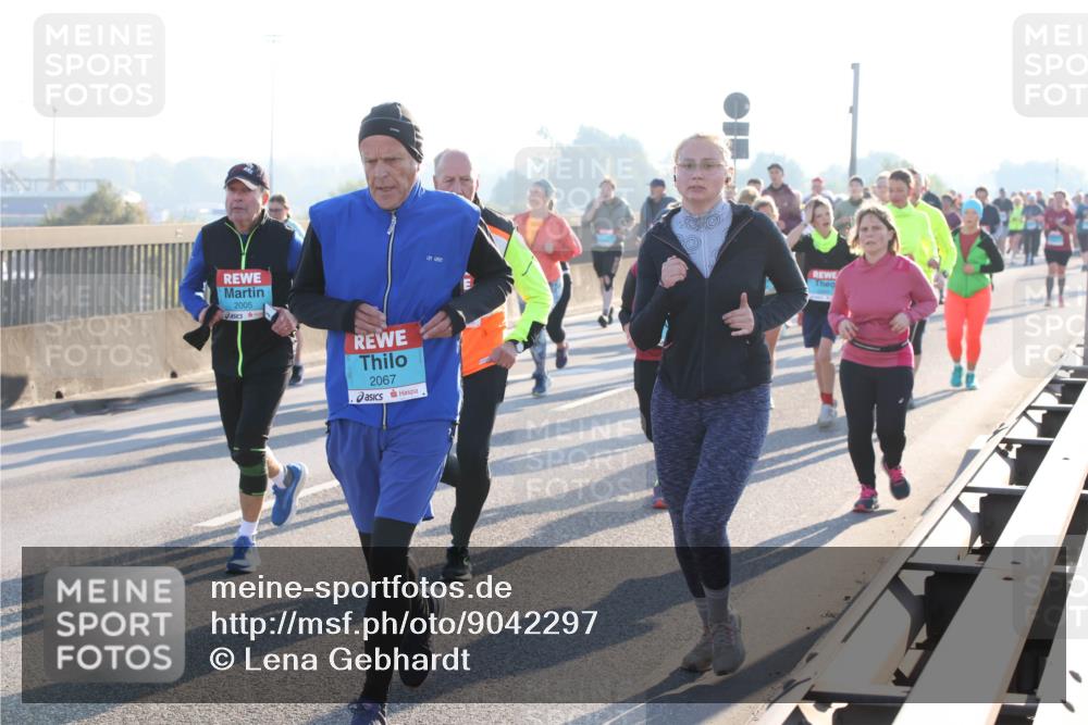 03.10.2025 - Köhlbrandbrückenlauf Lena Gebhardt http://msf.ph/oto/9042297 03.10.2025 09:26:01 Position 1 2005, 2067 meine-sportfotos.de