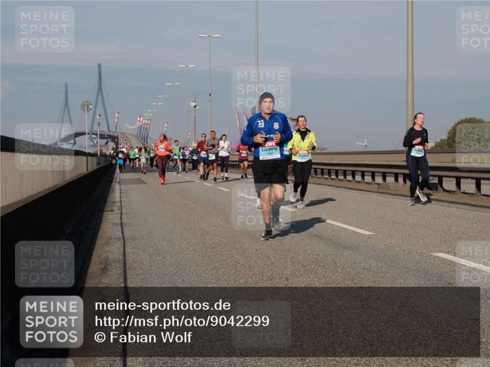 03.10.2025 - Köhlbrandbrückenlauf Fabian Wolf http://msf.ph/oto/9042299 03.10.2025 09:55:49 Position 3 1952 meine-sportfotos.de