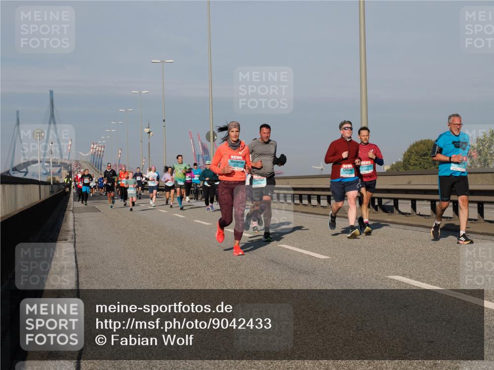03.10.2025 - Köhlbrandbrückenlauf Fabian Wolf http://msf.ph/oto/9042433 03.10.2025 09:55:57 Position 3 2150 meine-sportfotos.de