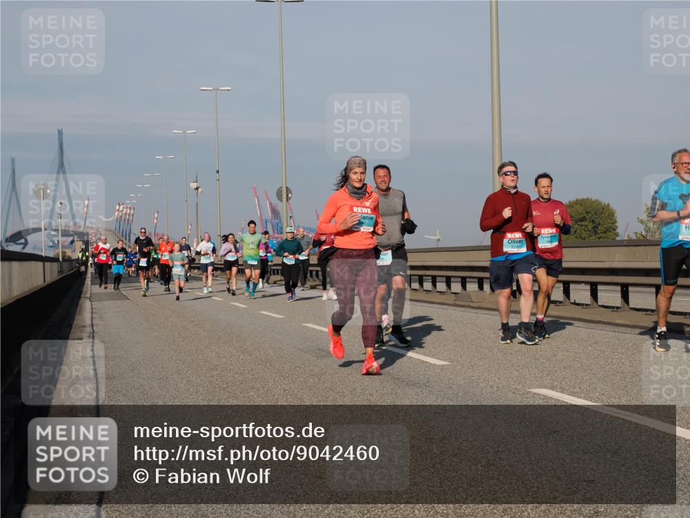 03.10.2025 - Köhlbrandbrückenlauf Fabian Wolf http://msf.ph/oto/9042460 03.10.2025 09:55:57 Position 3 21 meine-sportfotos.de