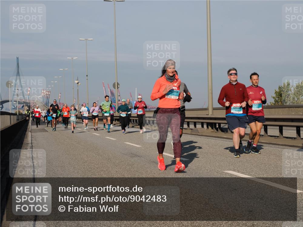 03.10.2025 - Köhlbrandbrückenlauf Fabian Wolf http://msf.ph/oto/9042483 03.10.2025 09:55:58 Position 3 2790, 2150 meine-sportfotos.de