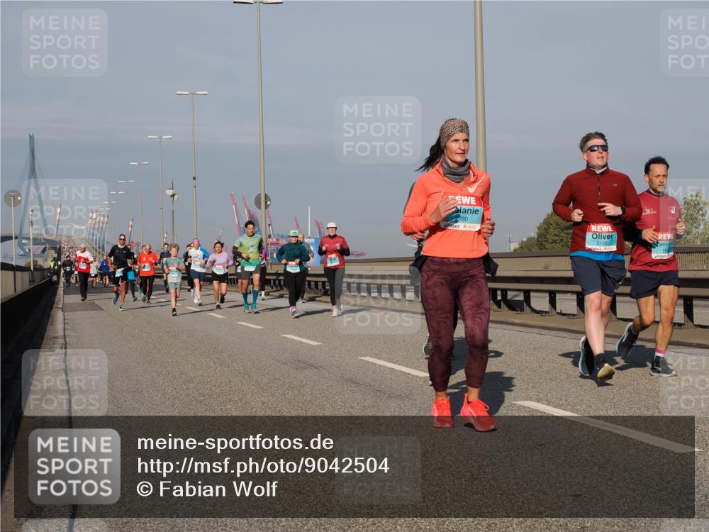 03.10.2025 - Köhlbrandbrückenlauf Fabian Wolf http://msf.ph/oto/9042504 03.10.2025 09:55:59 Position 3 2790, 2150 meine-sportfotos.de