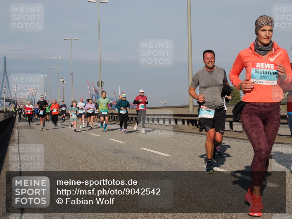 03.10.2025 - Köhlbrandbrückenlauf Fabian Wolf http://msf.ph/oto/9042542 03.10.2025 09:56:00 Position 3 1015, 2790 meine-sportfotos.de