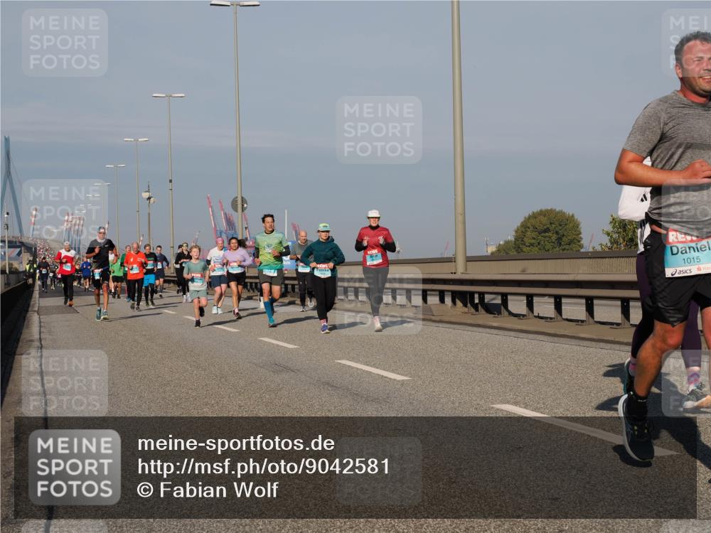 03.10.2025 - Köhlbrandbrückenlauf Fabian Wolf http://msf.ph/oto/9042581 03.10.2025 09:56:01 Position 3 1015 meine-sportfotos.de