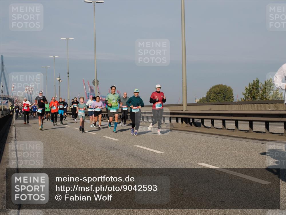 03.10.2025 - Köhlbrandbrückenlauf Fabian Wolf http://msf.ph/oto/9042593 03.10.2025 09:56:01 Position 3  meine-sportfotos.de