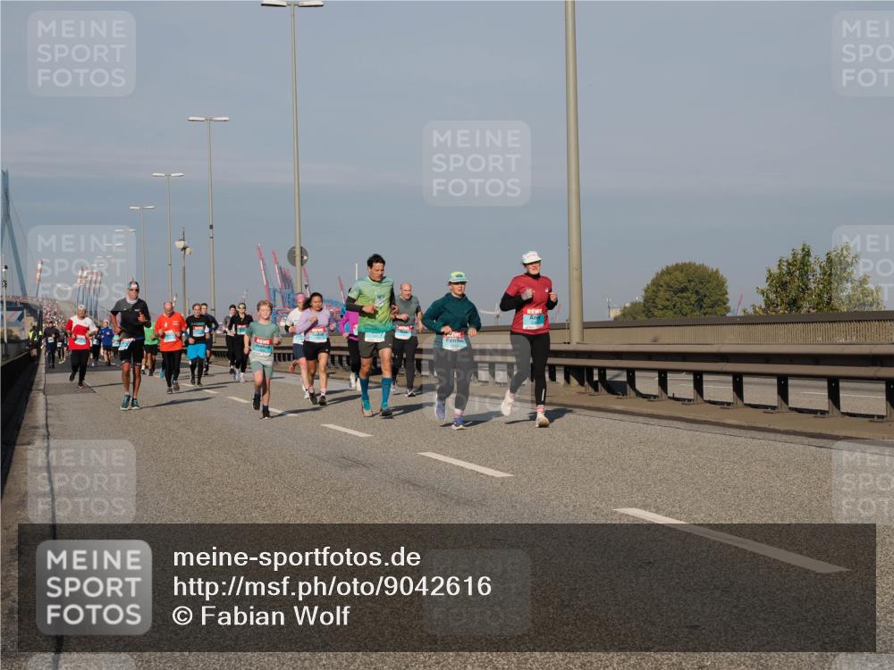 03.10.2025 - Köhlbrandbrückenlauf Fabian Wolf http://msf.ph/oto/9042616 03.10.2025 09:56:02 Position 3  meine-sportfotos.de