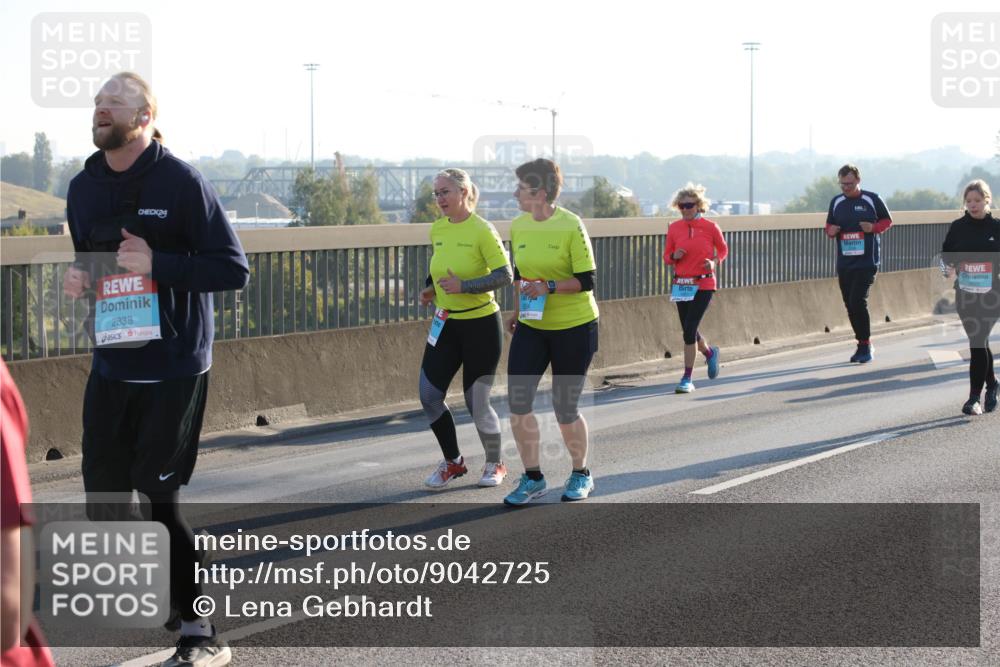 03.10.2025 - Köhlbrandbrückenlauf Lena Gebhardt http://msf.ph/oto/9042725 03.10.2025 09:26:14 Position 1 2838 meine-sportfotos.de
