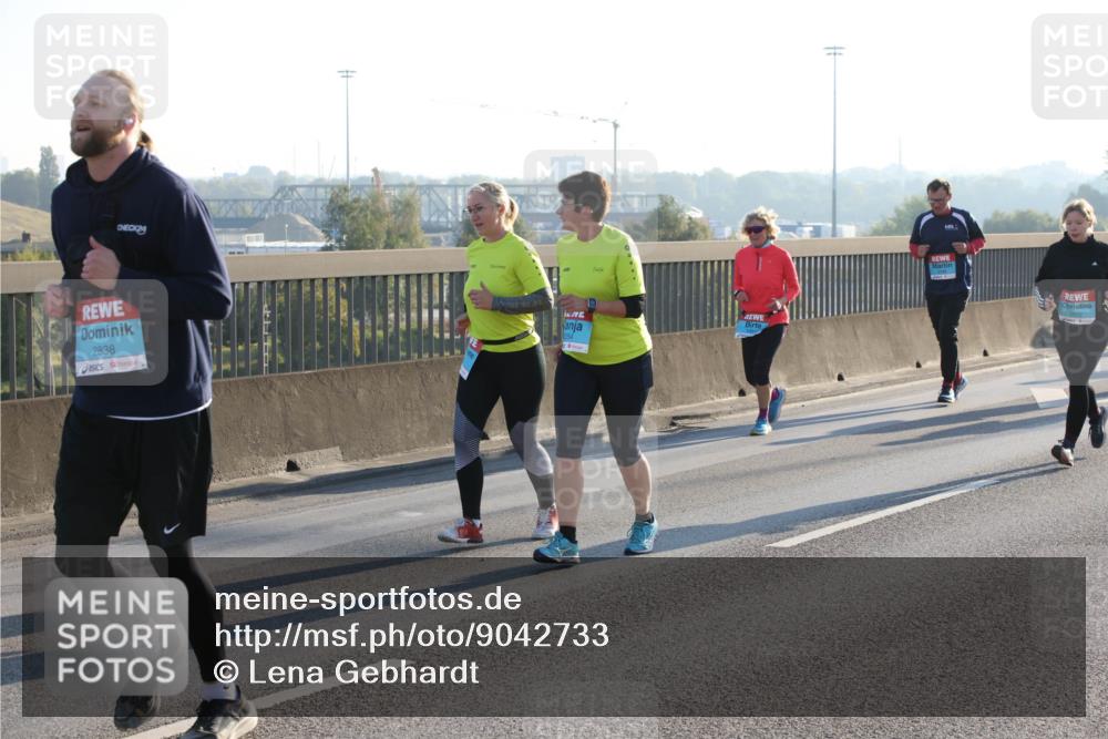 03.10.2025 - Köhlbrandbrückenlauf Lena Gebhardt http://msf.ph/oto/9042733 03.10.2025 09:26:14 Position 1 2838, 002, 92, 90, 1254 meine-sportfotos.de