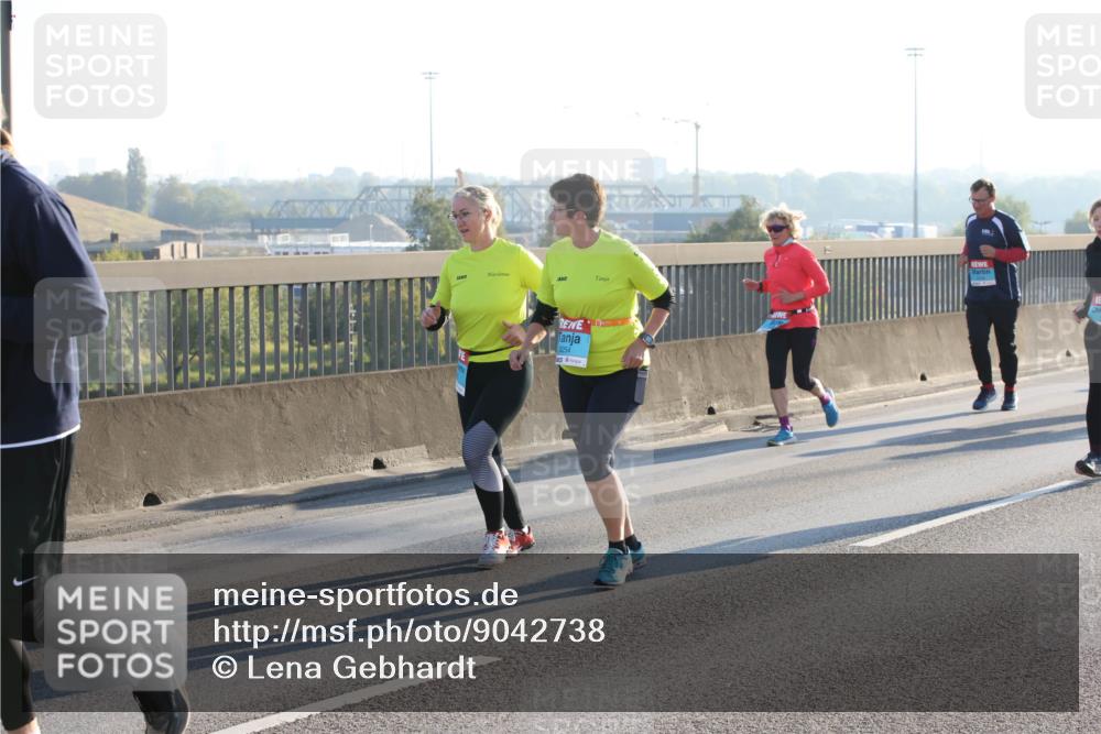 03.10.2025 - Köhlbrandbrückenlauf Lena Gebhardt http://msf.ph/oto/9042738 03.10.2025 09:26:14 Position 1 3254 meine-sportfotos.de