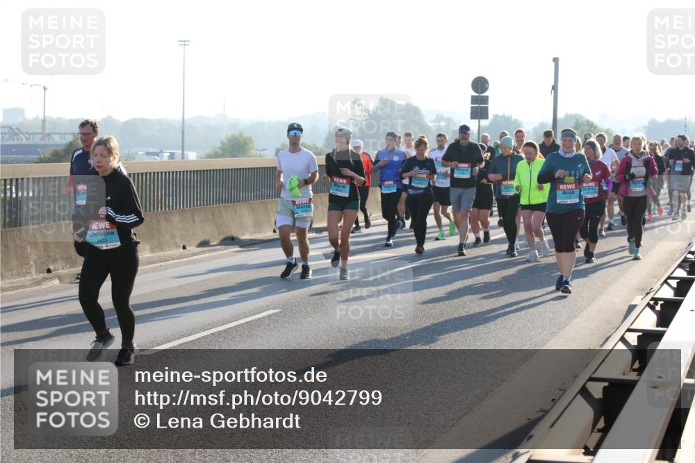 03.10.2025 - Köhlbrandbrückenlauf Lena Gebhardt http://msf.ph/oto/9042799 03.10.2025 09:26:15 Position 1 314, 2622, 2 meine-sportfotos.de