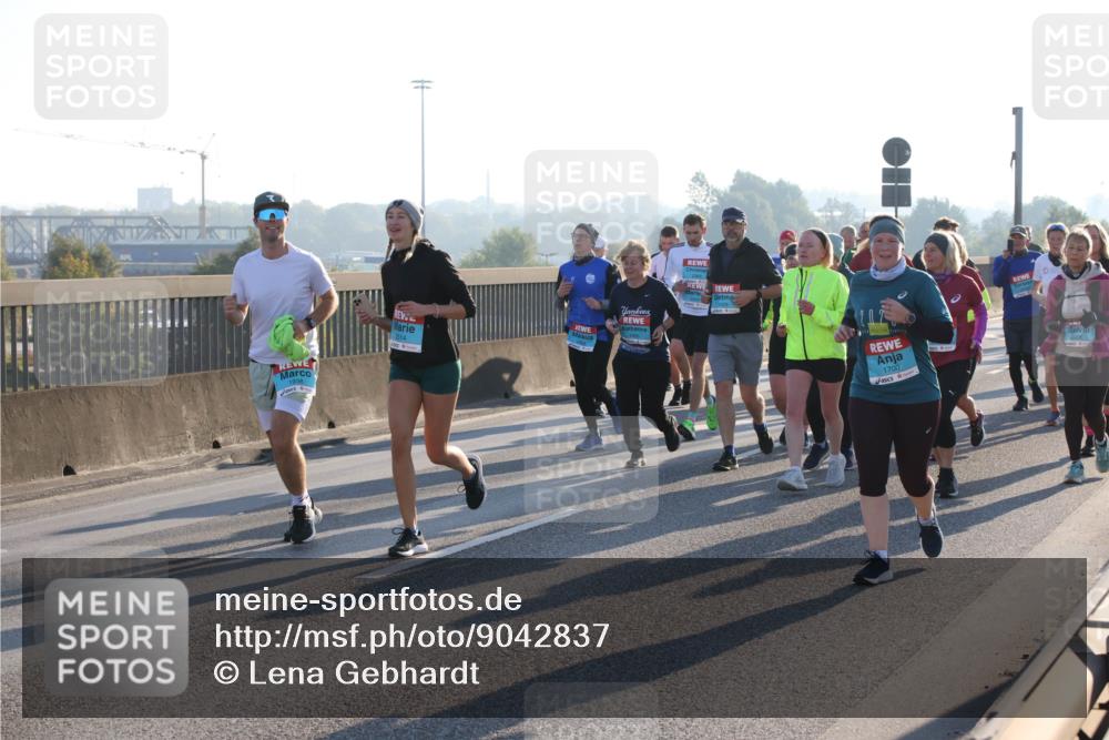 03.10.2025 - Köhlbrandbrückenlauf Lena Gebhardt http://msf.ph/oto/9042837 03.10.2025 09:26:17 Position 1 2514, 1700 meine-sportfotos.de