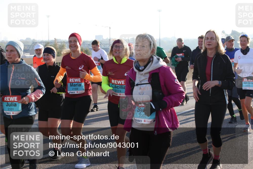 03.10.2025 - Köhlbrandbrückenlauf Lena Gebhardt http://msf.ph/oto/9043001 03.10.2025 09:26:22 Position 1 2169, 2174, 2101, 2058, 2319 meine-sportfotos.de