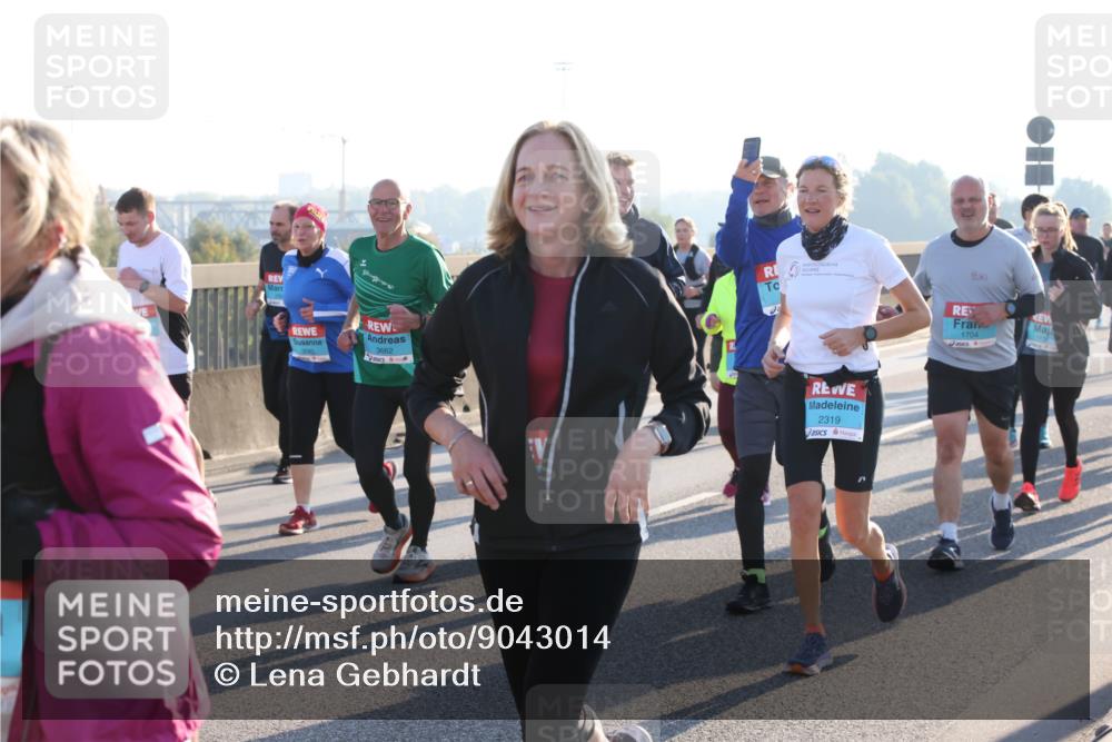 03.10.2025 - Köhlbrandbrückenlauf Lena Gebhardt http://msf.ph/oto/9043014 03.10.2025 09:26:22 Position 1 3662, 2319, 1704 meine-sportfotos.de