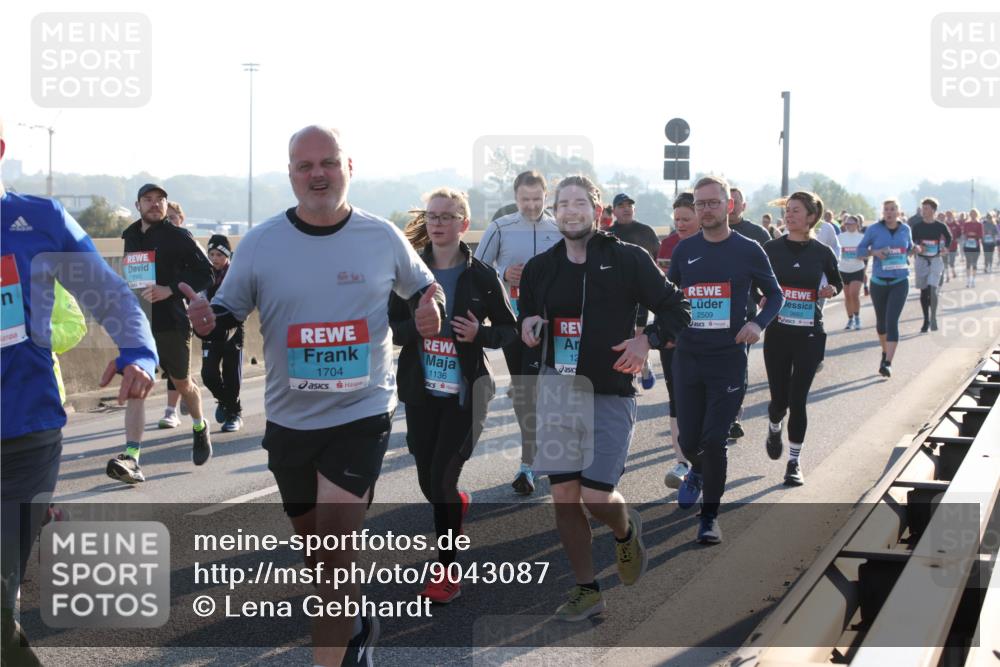 03.10.2025 - Köhlbrandbrückenlauf Lena Gebhardt http://msf.ph/oto/9043087 03.10.2025 09:26:24 Position 1 2345, 4, 1136, 12, 2509, 3660, 1704 meine-sportfotos.de