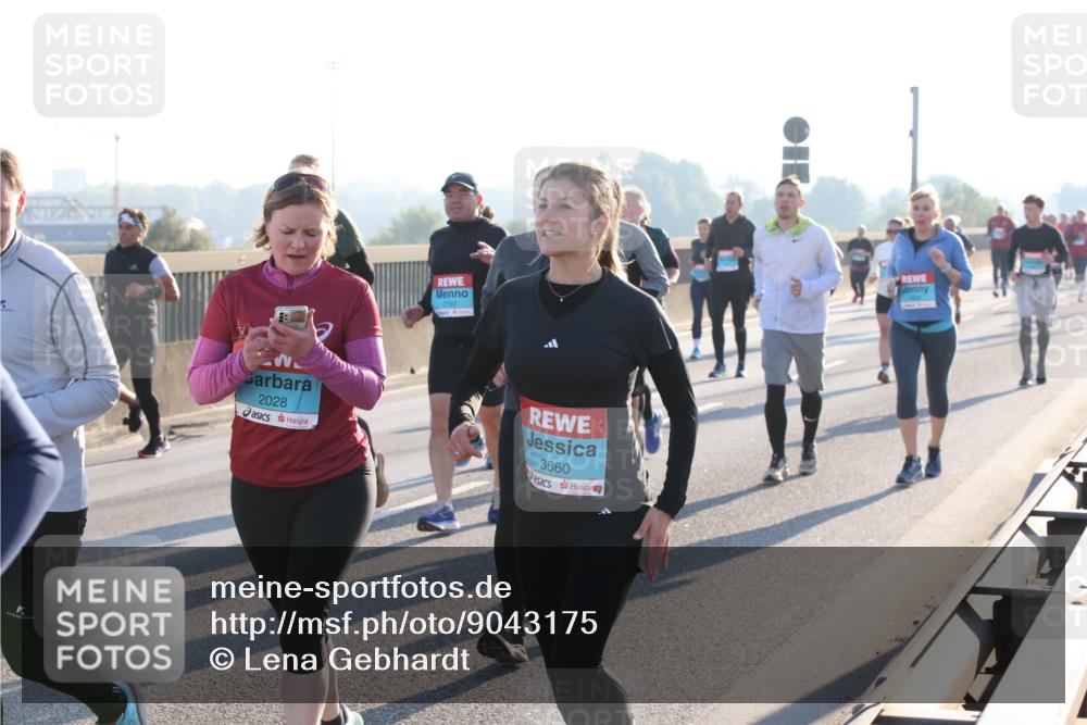 03.10.2025 - Köhlbrandbrückenlauf Lena Gebhardt http://msf.ph/oto/9043175 03.10.2025 09:26:27 Position 1 2782, 2028, 3660 meine-sportfotos.de
