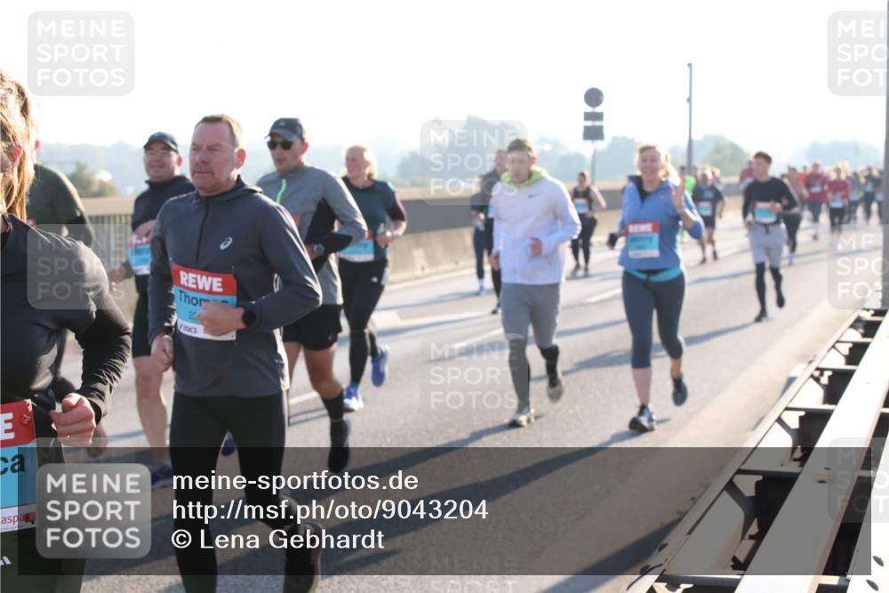 03.10.2025 - Köhlbrandbrückenlauf Lena Gebhardt http://msf.ph/oto/9043204 03.10.2025 09:26:27 Position 1 20 meine-sportfotos.de