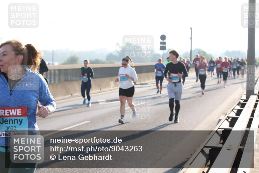 03.10.2025 - Köhlbrandbrückenlauf Lena Gebhardt http://msf.ph/oto/9043263 03.10.2025 09:26:30 Position 1 3693 meine-sportfotos.de