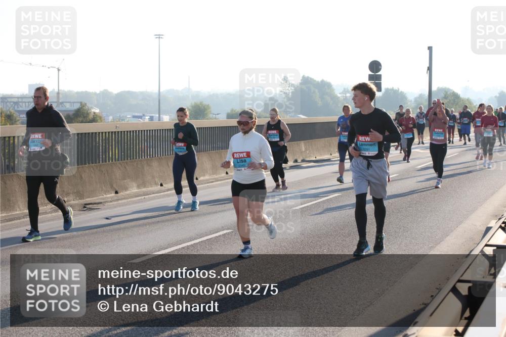 03.10.2025 - Köhlbrandbrückenlauf Lena Gebhardt http://msf.ph/oto/9043275 03.10.2025 09:26:31 Position 1 2, 2340, 3291 meine-sportfotos.de