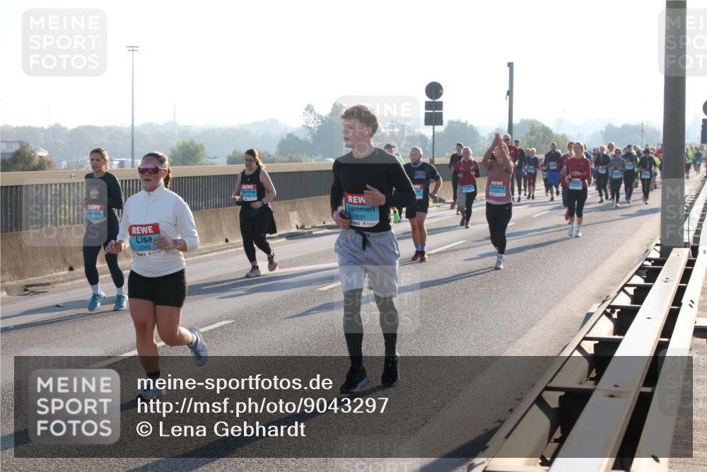03.10.2025 - Köhlbrandbrückenlauf Lena Gebhardt http://msf.ph/oto/9043297 03.10.2025 09:26:32 Position 1 2340, 3291 meine-sportfotos.de