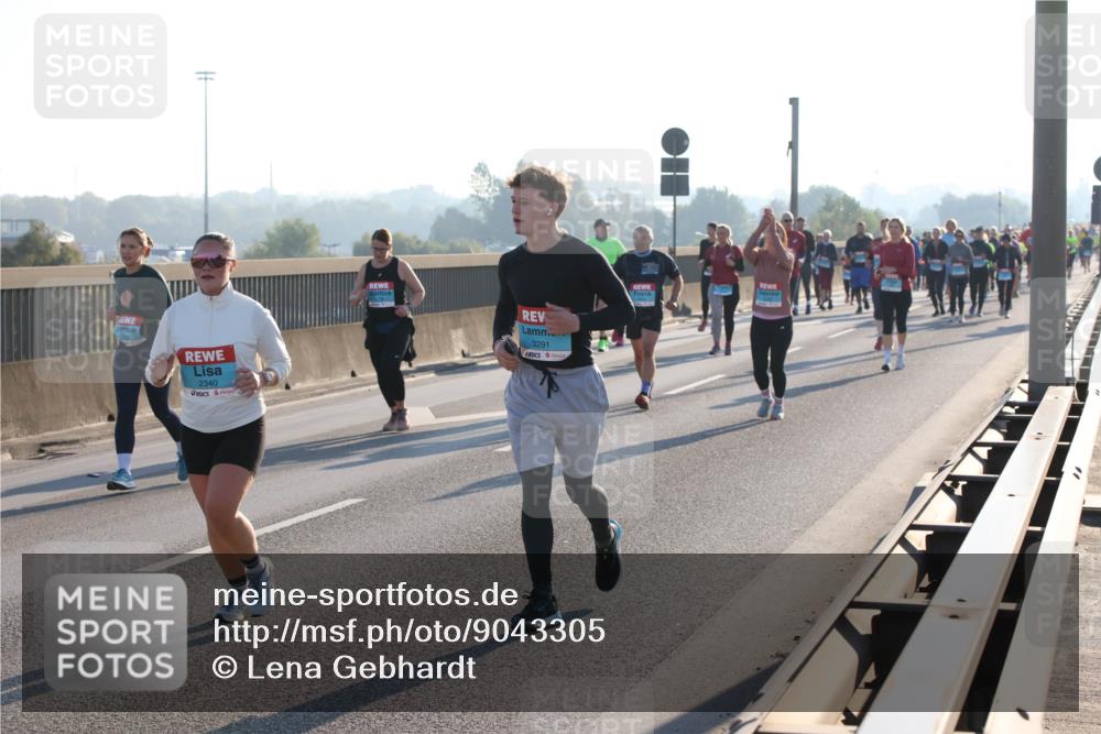 03.10.2025 - Köhlbrandbrückenlauf Lena Gebhardt http://msf.ph/oto/9043305 03.10.2025 09:26:32 Position 1 2340, 3291 meine-sportfotos.de