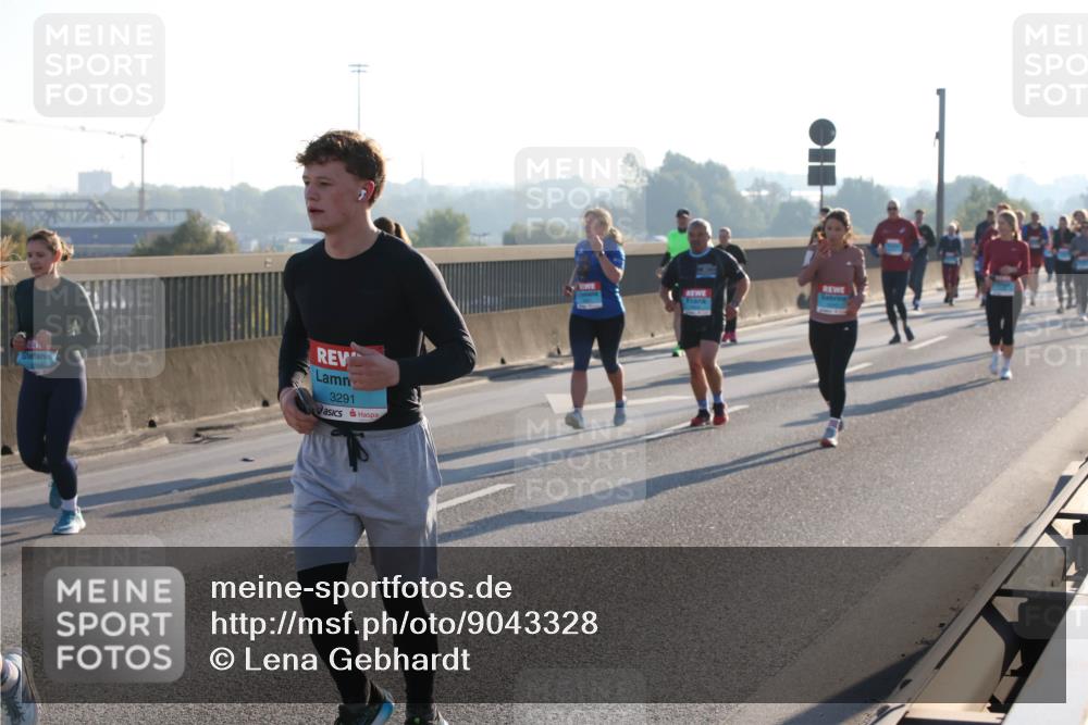 03.10.2025 - Köhlbrandbrückenlauf Lena Gebhardt http://msf.ph/oto/9043328 03.10.2025 09:26:33 Position 1 3291 meine-sportfotos.de