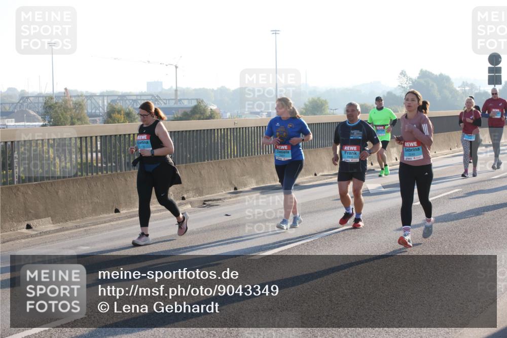 03.10.2025 - Köhlbrandbrückenlauf Lena Gebhardt http://msf.ph/oto/9043349 03.10.2025 09:26:35 Position 1  meine-sportfotos.de